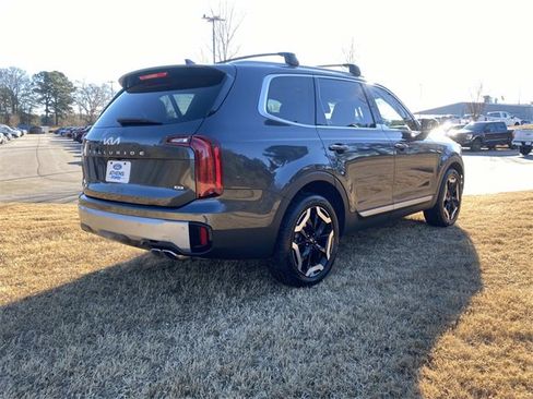 Used 2024 Kia Telluride S w/ S Sunroof Package image 3