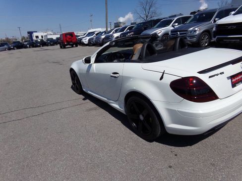 Used 2011 Mercedes-Benz SLK 300 image 27