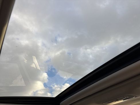 Used 2019 Toyota Corolla XLE image 21