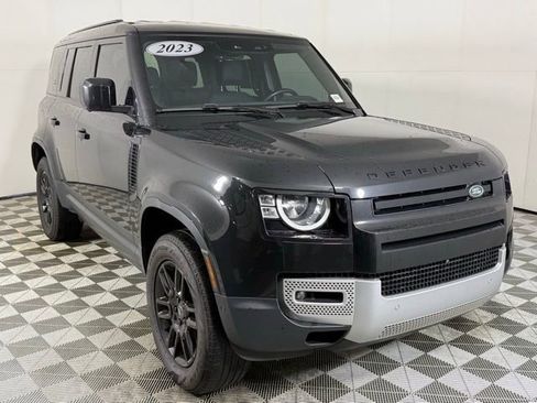 Used 2023 Land Rover Defender 110 S image 9