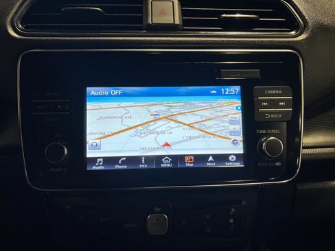 Used 2018 Nissan Leaf SL w/ SL Technology Package image 17