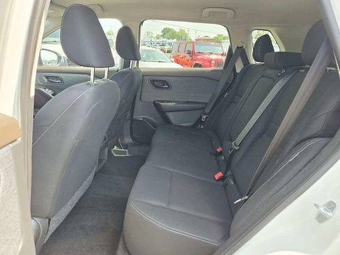 Used 2023 Nissan Rogue S FWD image 9