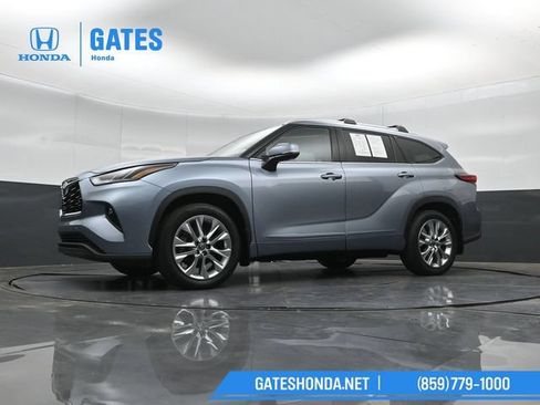 Used 2023 Toyota Highlander Limited AWD/4WD image 45