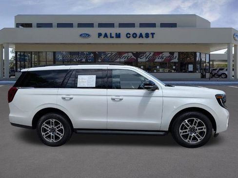 Certified 2025 Ford Expedition Active AWD/4WD image 2
