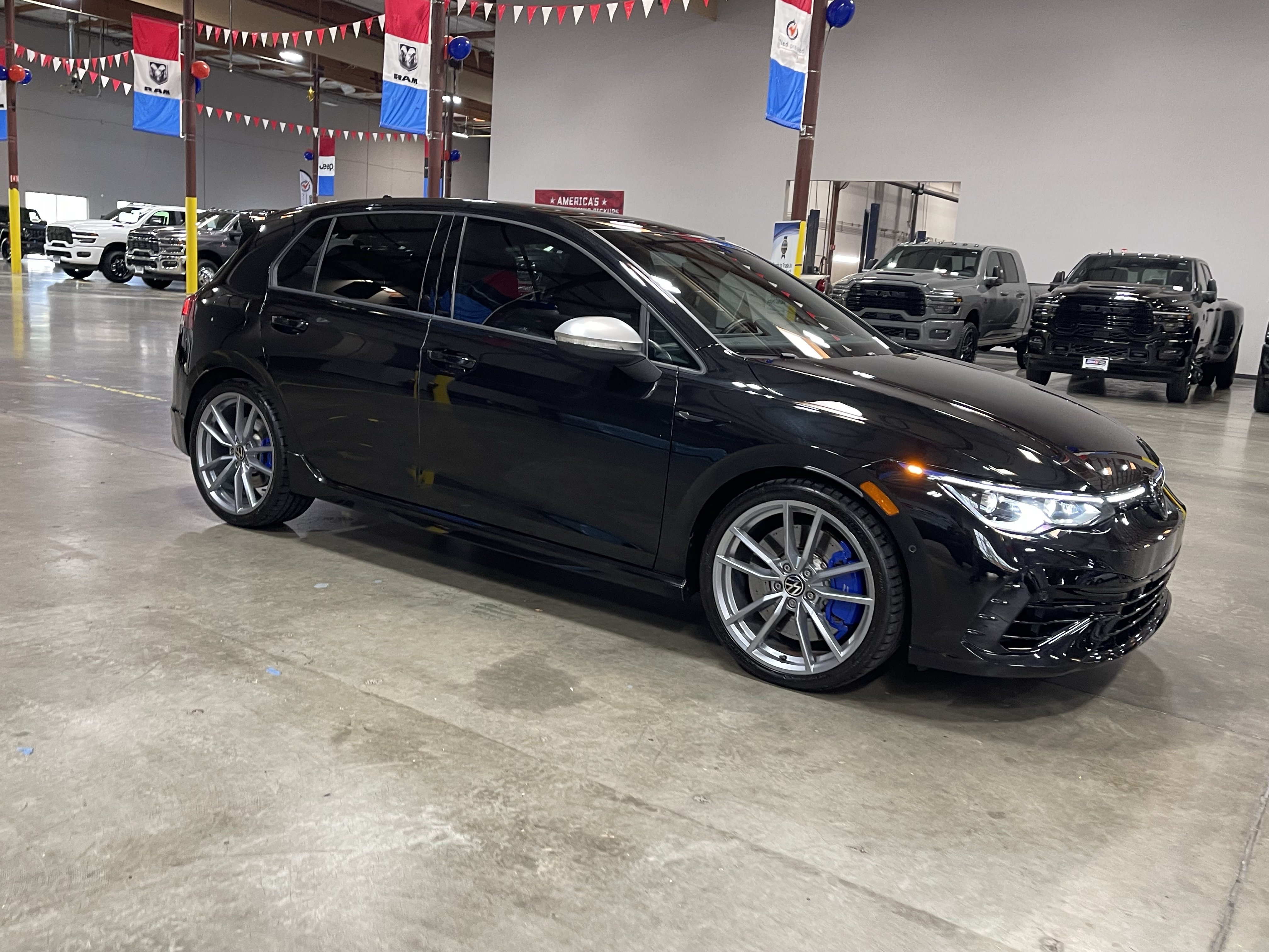 Used 2024 Volkswagen Golf R AWD/4WD image 7