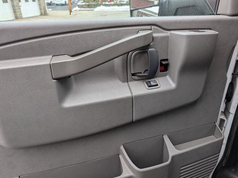 Used 2019 Chevrolet Express 3500 w/ Power Convenience Package image 9