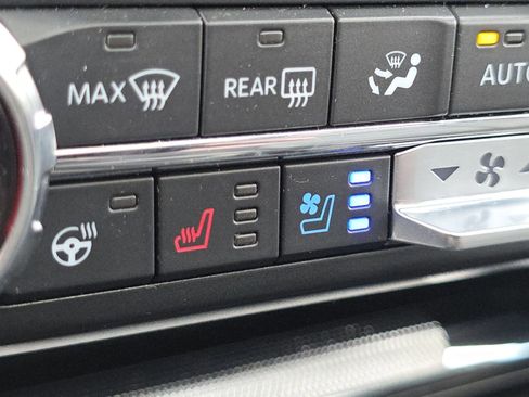 Used 2022 Ford F150 Lariat w/ Equipment Group 502A High AWD/4WD image 6