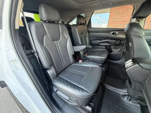 Used 2021 Kia Sorento SX Prestige image 18