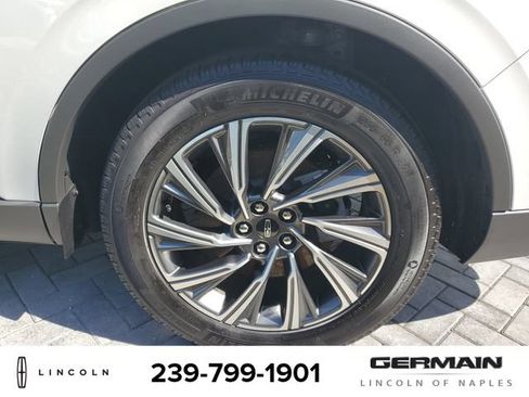 New 2025 Lincoln Aviator 2WD image 11