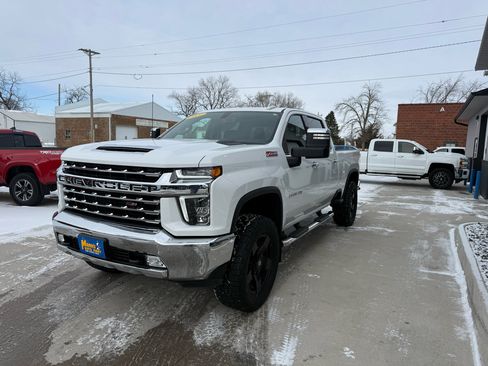 Used 2021 Chevrolet Silverado 2500 LTZ w/ LTZ Convenience Package image 3