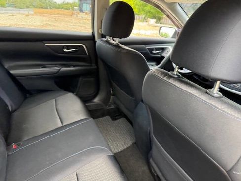 Used 2016 Nissan Altima 2.5 SR w/ LED Appearance Package FWD image 17
