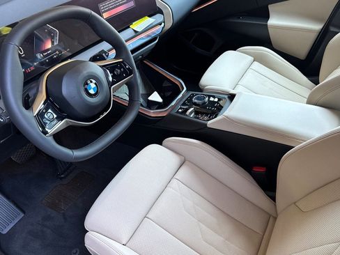 Used 2025 BMW X3 xDrive30i w/ Convenience Package image 4