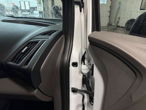 Used 2019 Ford Transit Connect XL FWD image 21