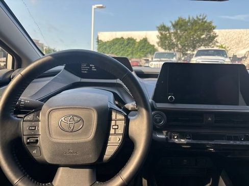 Used 2023 Toyota Prius XLE FWD image 10