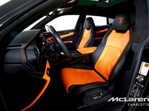 Used 2021 Lamborghini Urus image 11