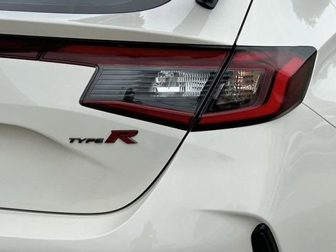 Used 2024 Honda Civic Type R image 9