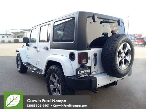 Used 2016 Jeep Wrangler Unlimited Sahara w/ Connectivity Group image 5