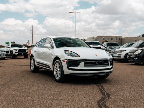 Used 2024 Porsche Macan AWD/4WD image 1