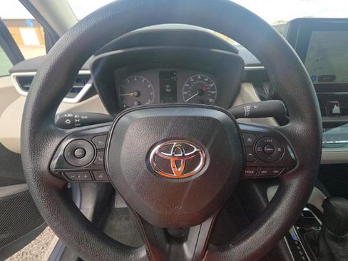 Used 2025 Toyota Corolla LE FWD image 6
