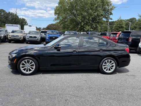 Used 2016 BMW 320i Sedan RWD image 9