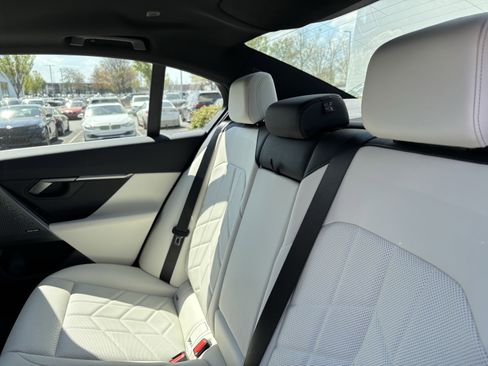 Certified 2026 BMW 530i RWD image 30