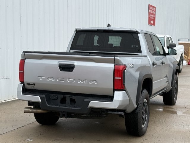 Used 2024 Toyota Tacoma TRD Off-Road AWD/4WD image 4
