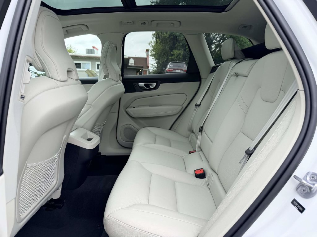 Used 2024 Volvo XC60 B5 Plus w/ Protection Package Premier AWD/4WD image 17