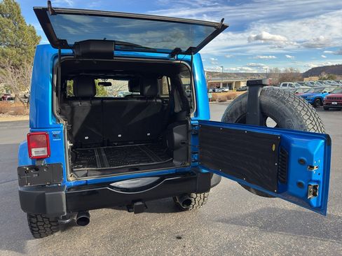 Used 2014 Jeep Wrangler Unlimited Sahara image 10