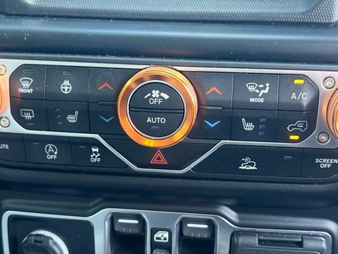 Used 2023 Jeep Gladiator Mojave w/ Cold Weather Group AWD/4WD image 16