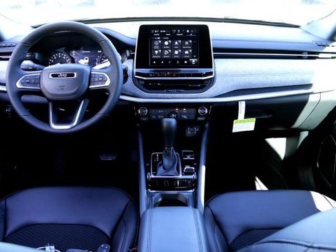 New 2026 Jeep Compass Latitude image 20