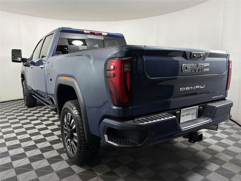 New 2026 GMC Sierra 2500 Denali Ultimate AWD/4WD image 4