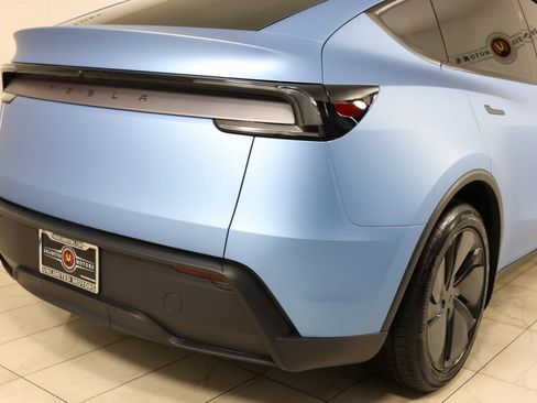 Used 2026 Tesla Model Y Long Range image 38