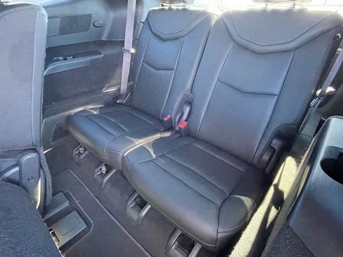 Used 2024 Cadillac XT6 Premium Luxury image 11