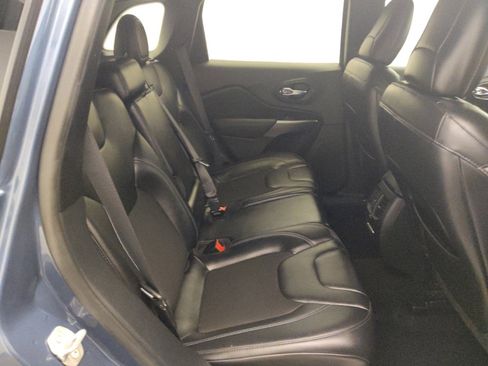 Used 2020 Jeep Cherokee Latitude Plus image 19