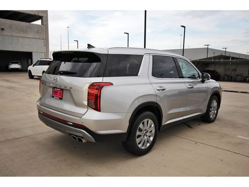 Certified 2025 Hyundai Palisade SEL FWD image 9