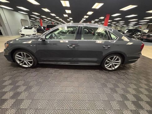 Used 2017 Volkswagen Passat 1.8T R-Line image 8
