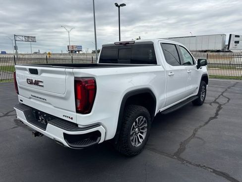 Used 2022 GMC Sierra 1500 AT4 w/ AT4 Premium Package AWD/4WD image 3