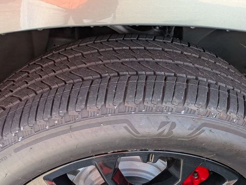 Certified 2024 Chevrolet Tahoe RST w/ Sport Performance Package image 13