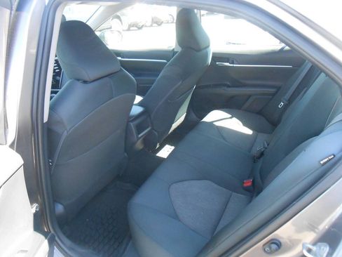 Used 2020 Toyota Camry LE FWD image 11