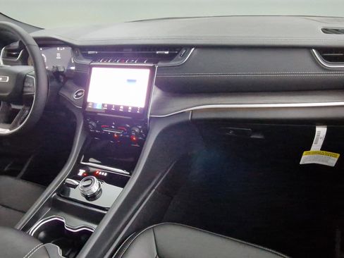 New 2025 Jeep Grand Cherokee L Limited image 30