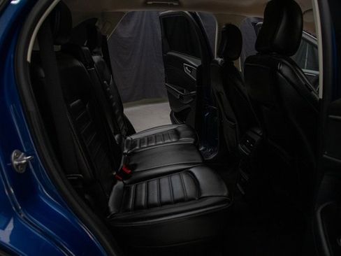 Used 2020 Ford Edge SEL image 18