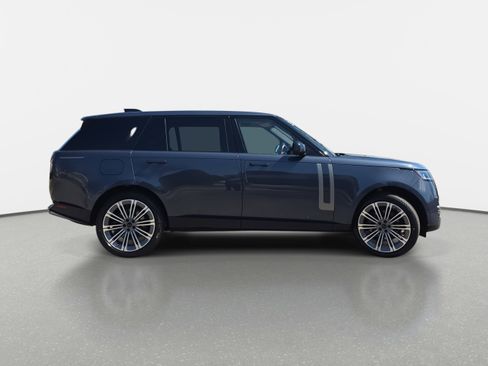 New 2026 Land Rover Range Rover Long Wheelbase SE image 4