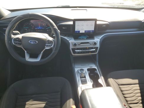 Used 2021 Ford Explorer XLT image 19
