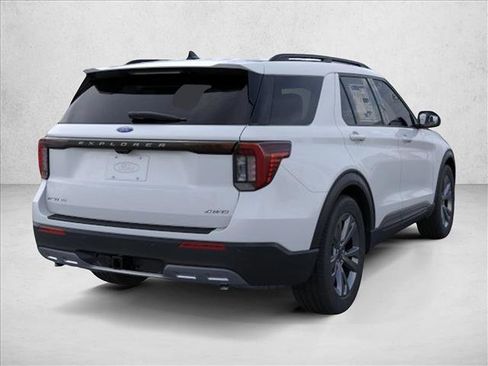 New 2026 Ford Explorer Active AWD/4WD image 8