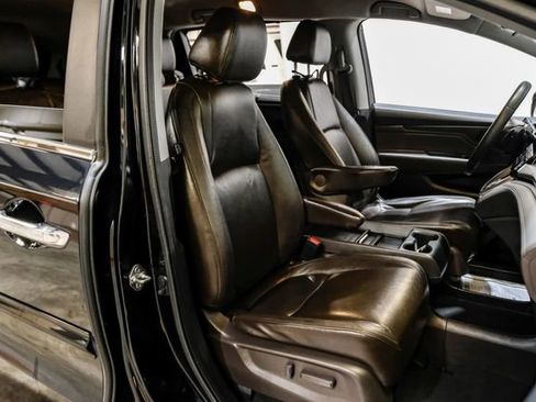 Used 2018 Honda Odyssey EX image 34