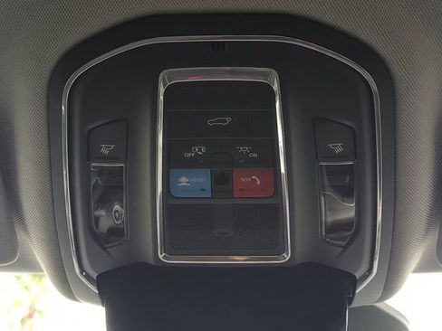 Certified 2023 Jeep Grand Cherokee Limited image 24