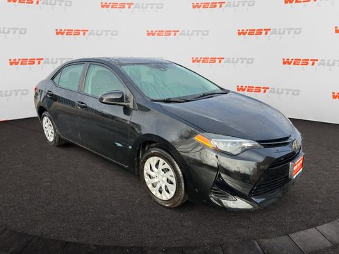 Used 2019 Toyota Corolla LE w/ Carpet Mat Package (TMS) image 7