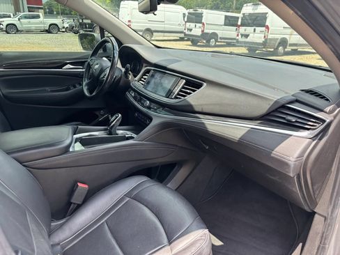 Used 2020 Buick Enclave Avenir w/ Avenir Technology Package FWD image 22