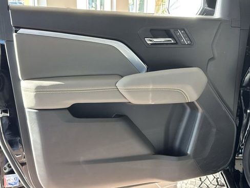 Used 2025 Chevrolet Colorado ZR2 w/ Technology Package image 21