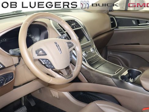 Used 2017 Lincoln MKX Reserve FWD image 9